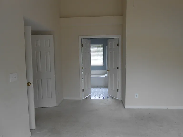 3404 Crimson Wood Dr — Photo 6