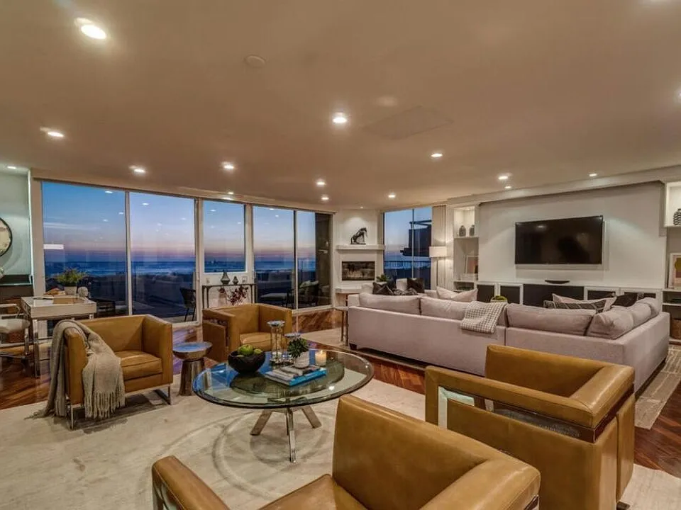 3711 Ocean Front Walk #2
