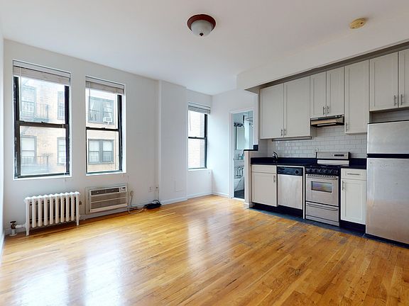 3rd image of 307 E 77th St APT 4F