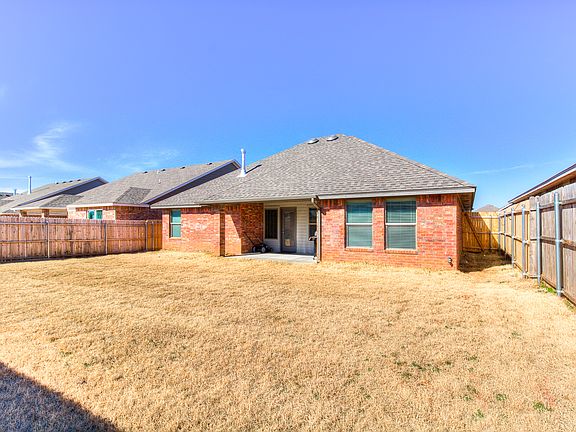 5th image of 8316 NW 140th St