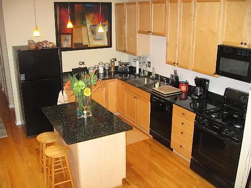2408 W Flournoy St #4 — Photo 3