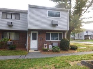 33 Sheri Ln, Agawam, MA 01001