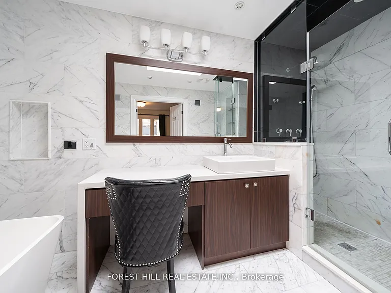 6 Aberdeen Ave — Photo 24