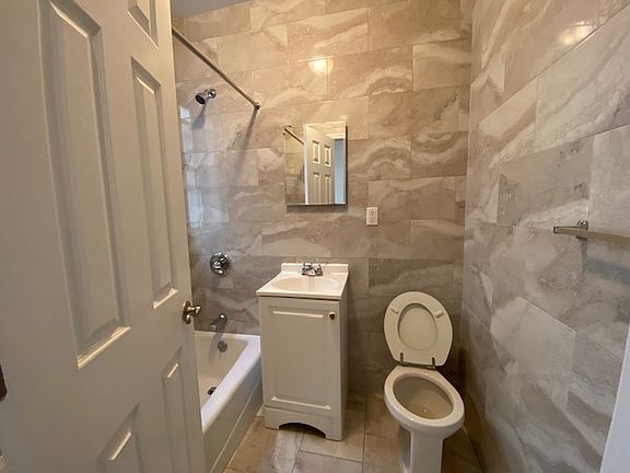 5th image of 195 W 10th St APT 4C