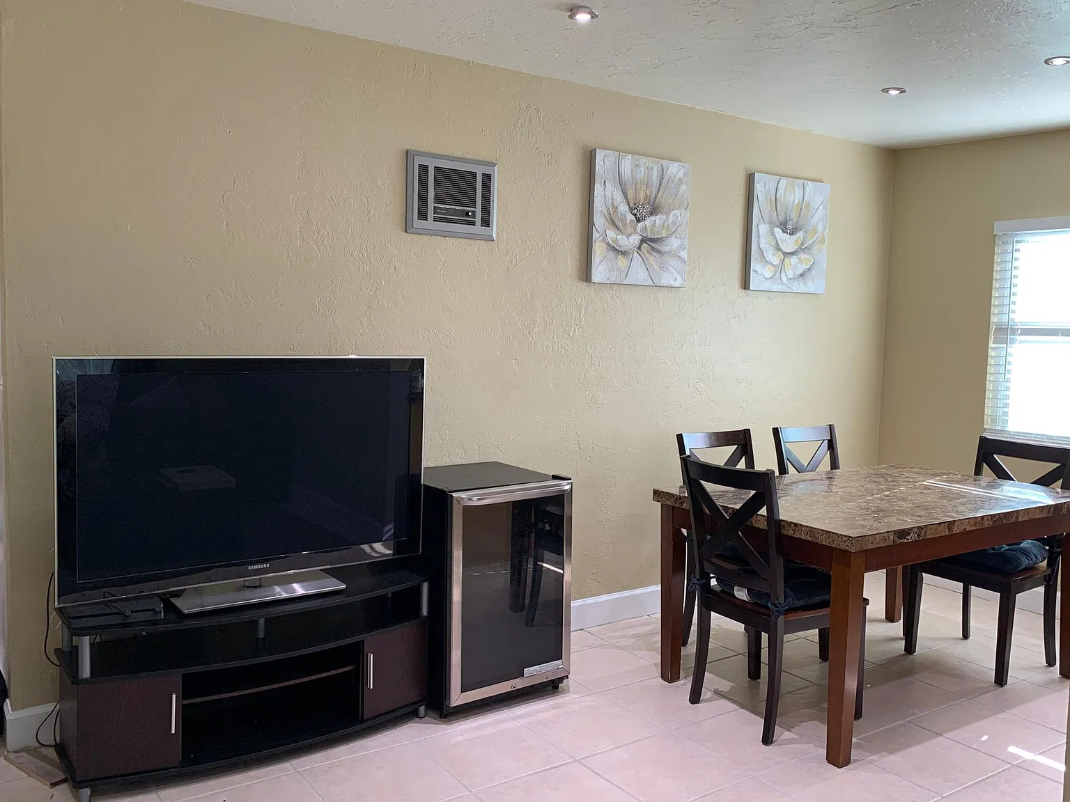 4220 5th Ave — Photo 3