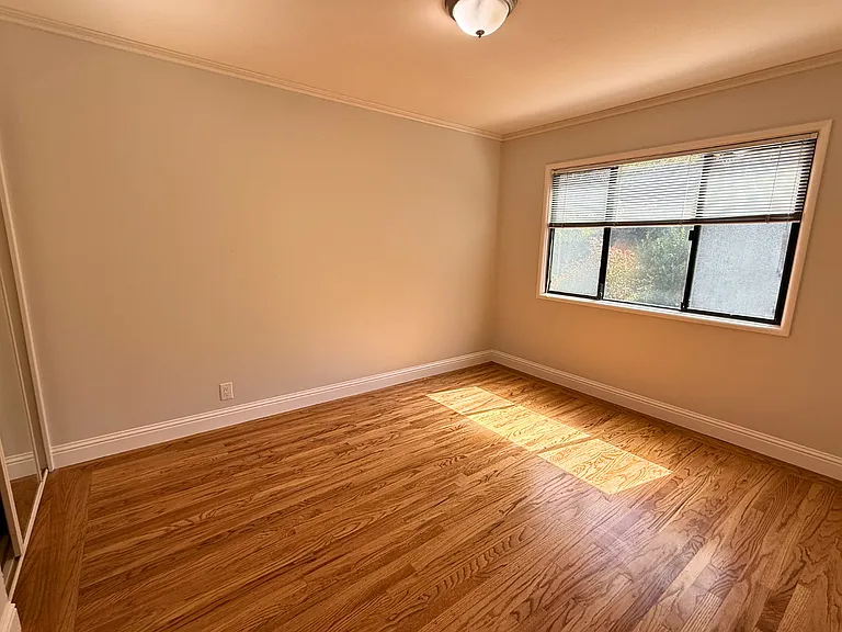 345 Granada Dr — Photo 25
