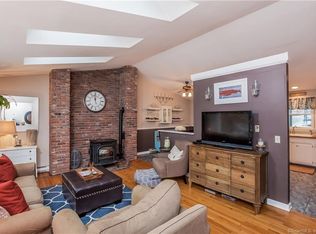 62 River Rd, Clinton, CT 06413