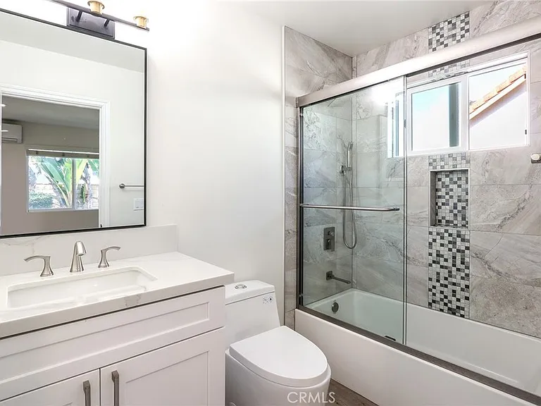 1621 Butternut Way #B — Photo 11