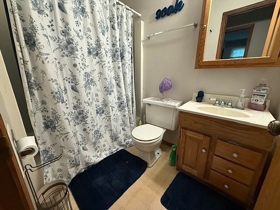 5th image of 607 Castleton Dr