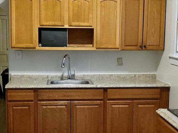 3rd image of 1309 Park Blvd