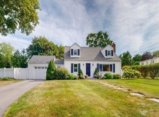 3 Remsen Ave, Medfield, MA 02052