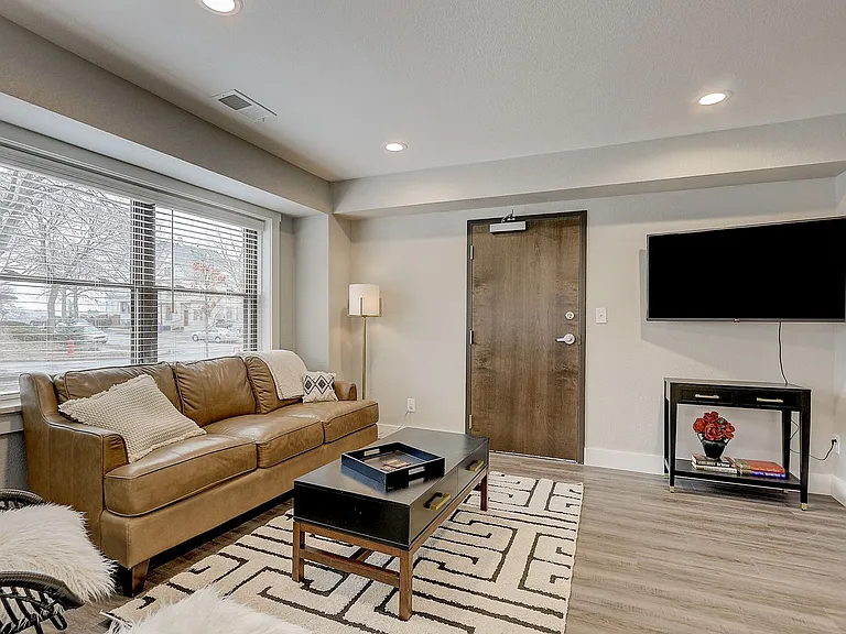 2105 N Booth St — Photo 24