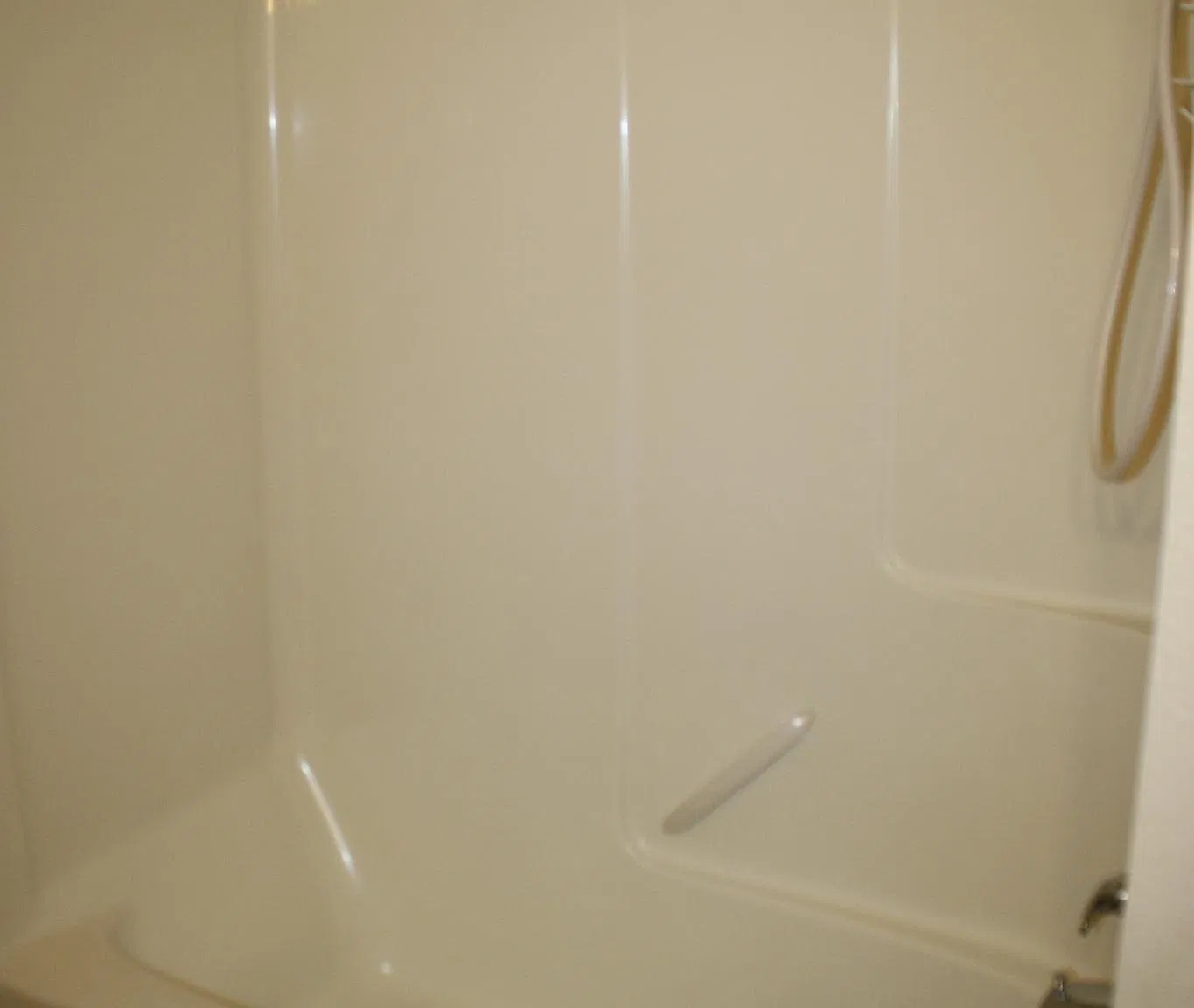 557 Ford St SE — Photo 3
