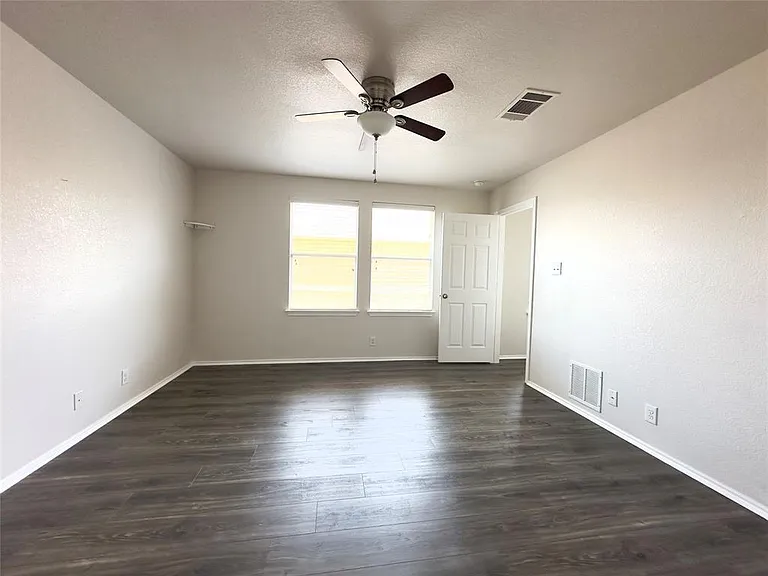 513 Rolling Oak Dr — Photo 15