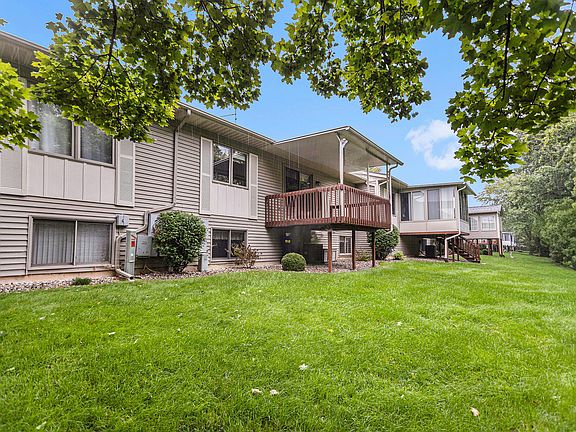2nd image of 2816 Bridgeside Dr SE