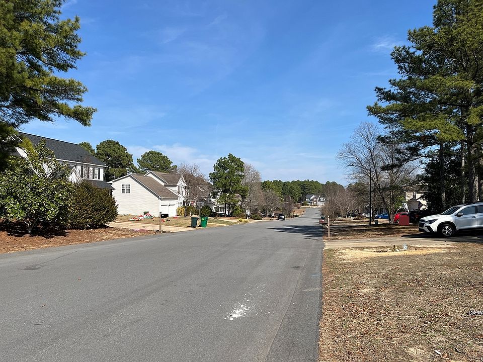 2nd image of 174 Cresthaven Dr