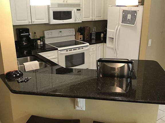 4th image of 325 NW 14th St APT 201