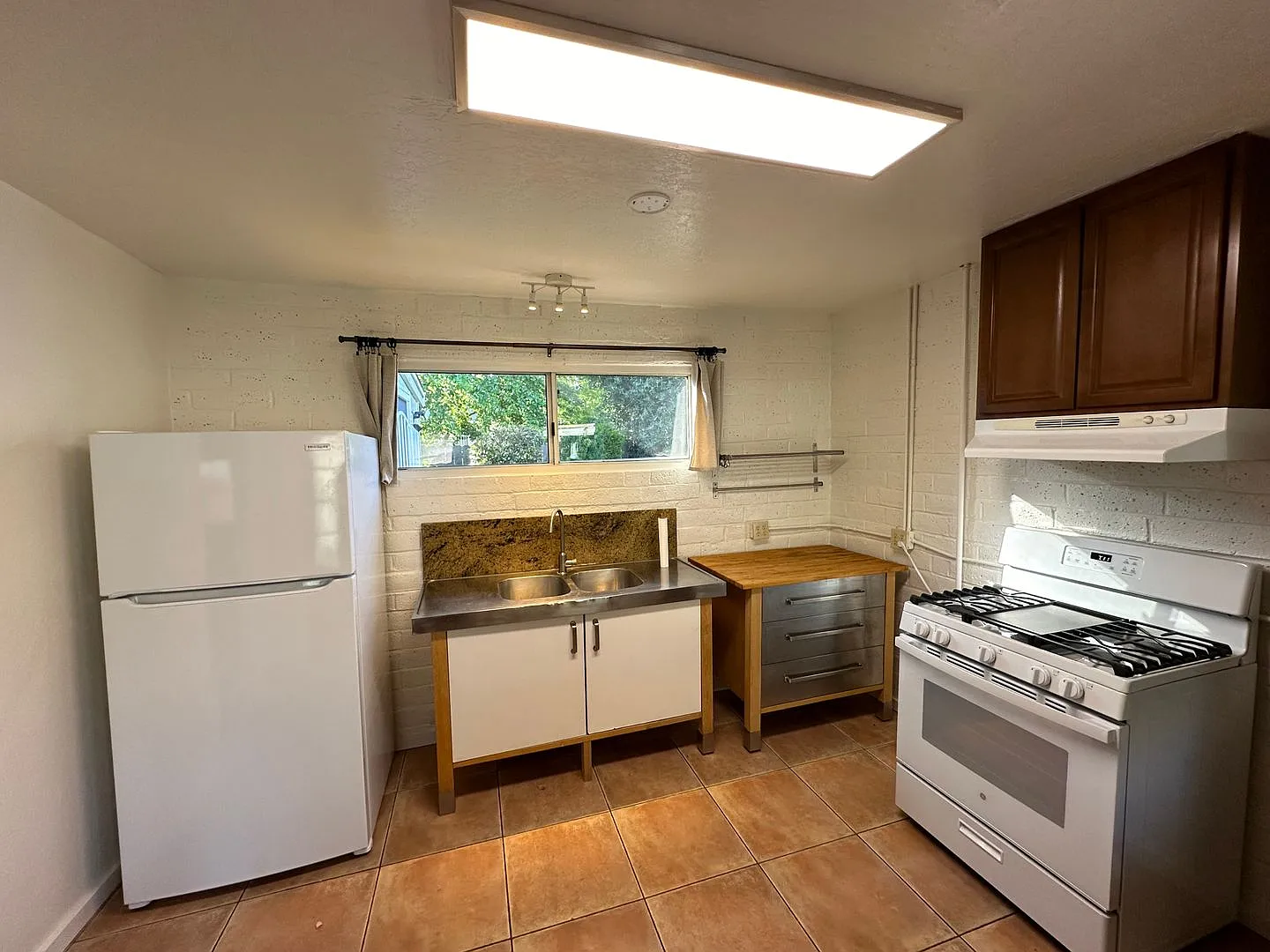 1565 1/2 Alabama Ave - West Sacramento 95691 — Photo 3