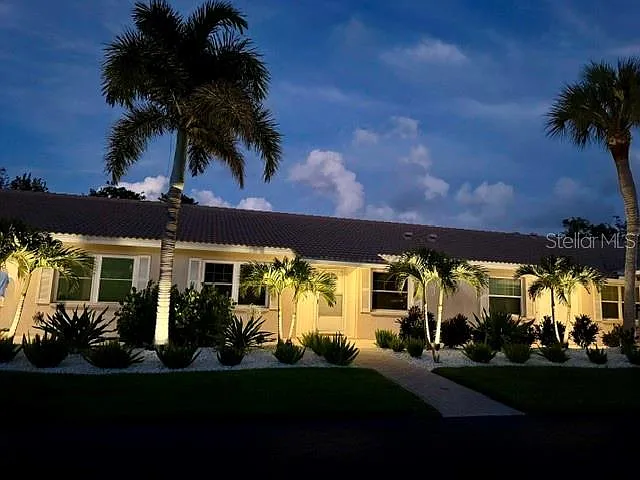 2 bed, 2.0 bath, 1160 sqft, $5,500 — Photo 1