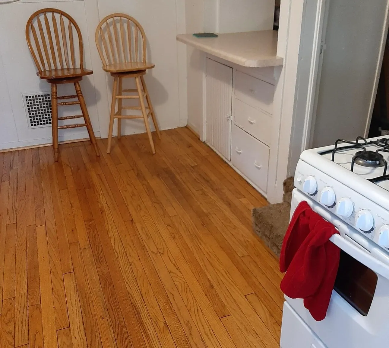 2 bed, $800 — Photo 1