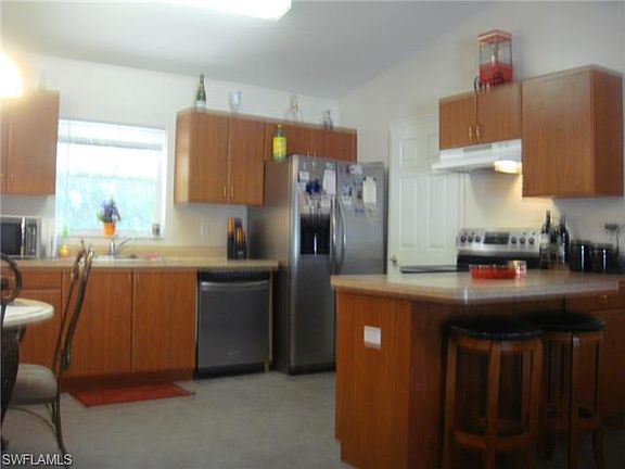 5th image of 27631 Pinecrest Ln