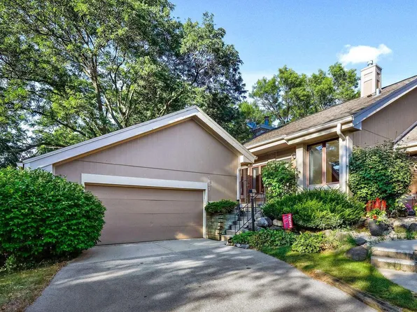 5807 Woodcreek Lane #5807, Middleton, WI 53562