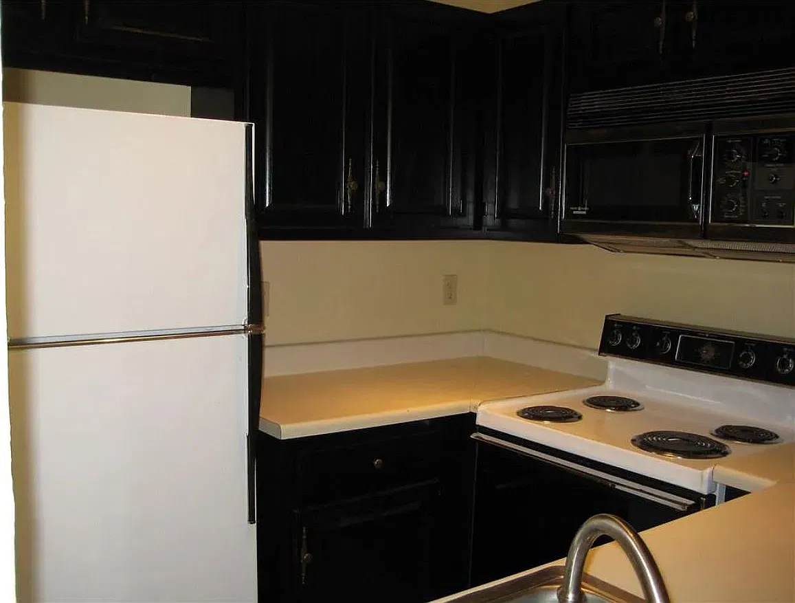 2 bed, 796 sqft, $1,875 — Photo 3