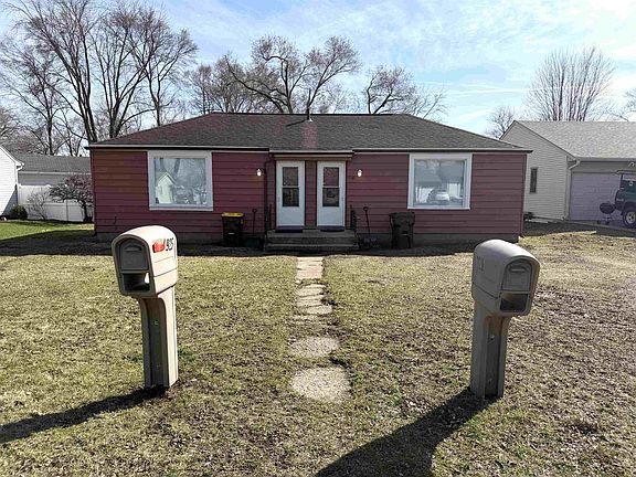 3rd image of 921 River Park Dr