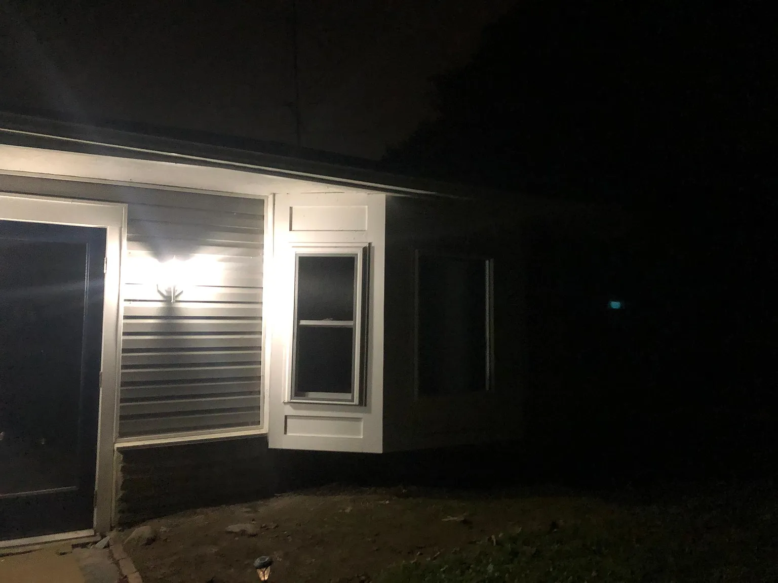 942 Cornwallis Dr — Photo 2