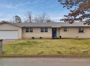 1213 Park Center St, Benbrook, TX 76126