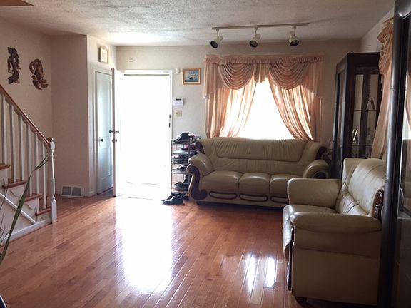 3rd image of 1029 E Cheltenham Ave
