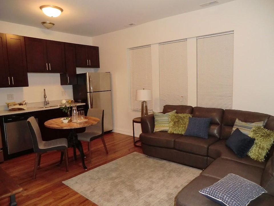 1st image of 4915 W Cuyler Ave