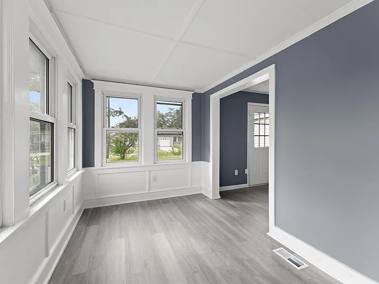 1116 N Maple Ave — Photo 4