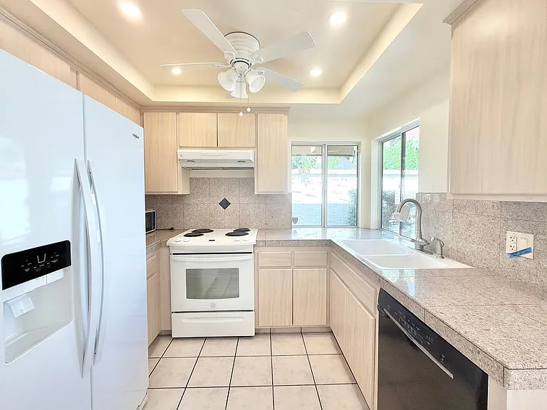 2550 Miramonte Cir E #C — Photo 7