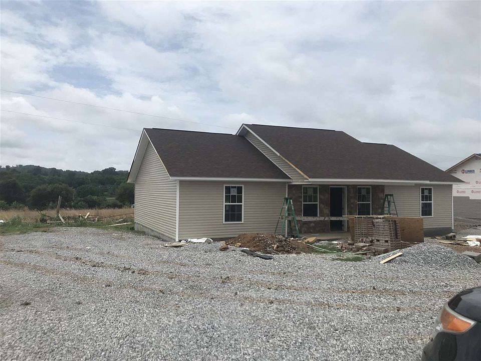 1st image of 215 Maggie Way