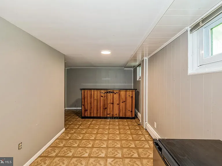 85 Dallas Ave — Photo 5
