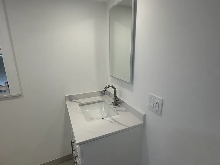 3719 N Sawyer Ave #B — Photo 11