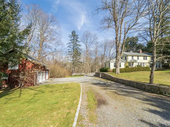 208 Ridgefield Road, Wilton, CT 06897