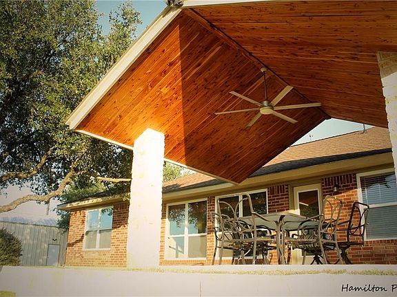 3rd image of 3121 Shady Oaks Dr