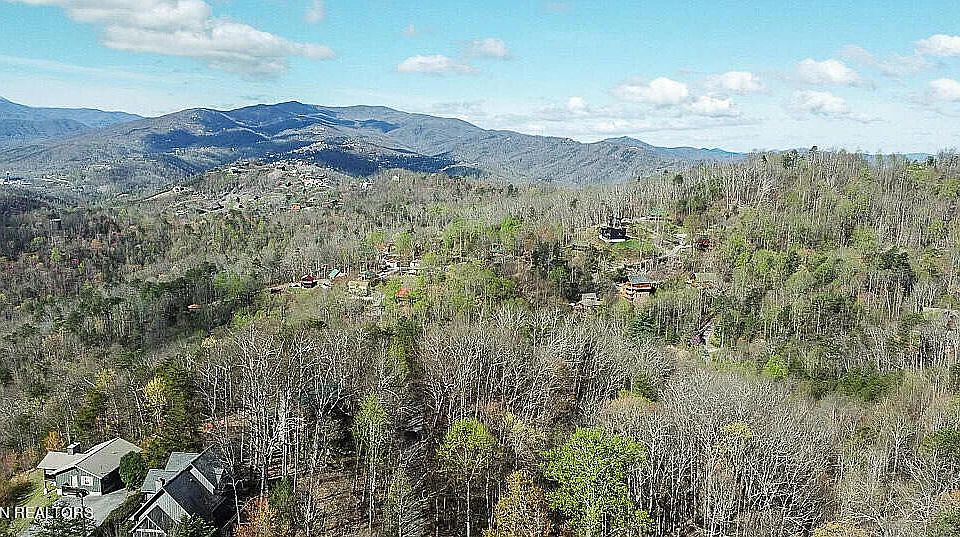 2nd image of E Foothills Dr