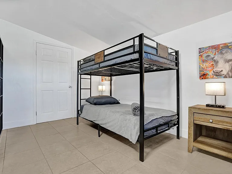 6110 SW 38th St — Photo 13