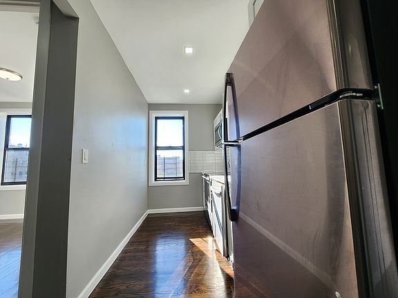 4th image of 3043 Villa Ave APT 57