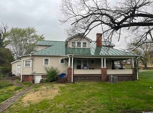 433 4th St, Shenandoah, VA 22849