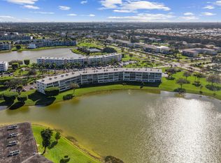 3089 Cornwall #E, Boca Raton, FL 33434