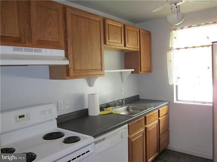 157 Channing Dr — Photo 6