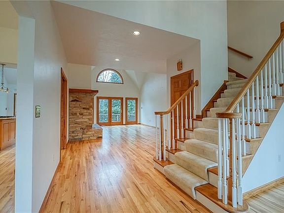 4th image of 3559 Applecroft Ln