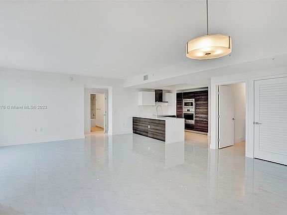 4th image of 301 Altara Ave APT 835