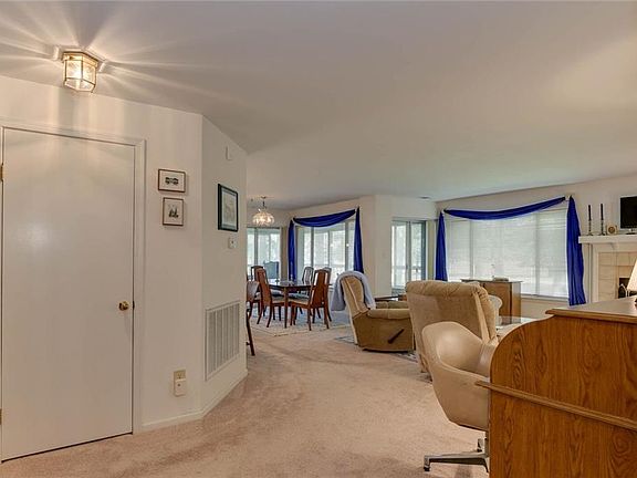 3rd image of 4846 Kempsville Greens Pkwy APT 201
