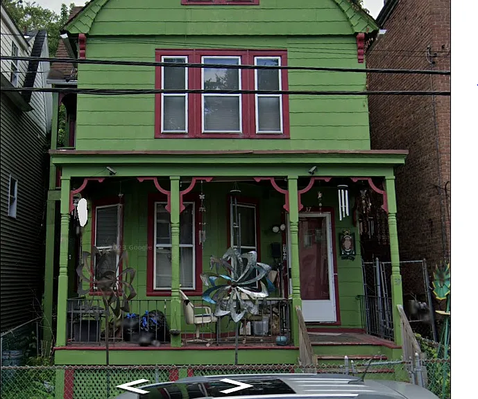 37 Carpenter Ave — Photo 1