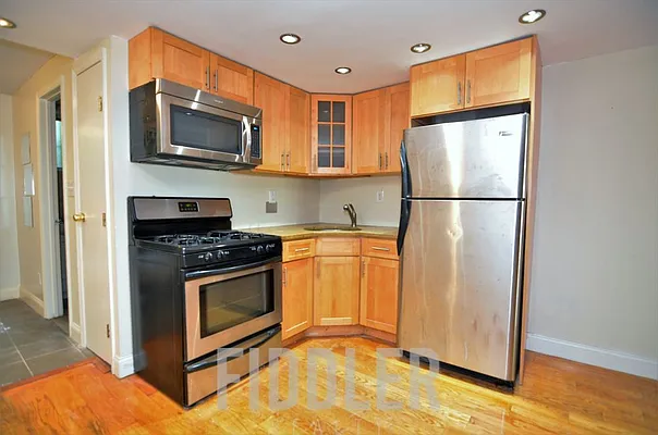 Rented by Fiddler Realty | media 32